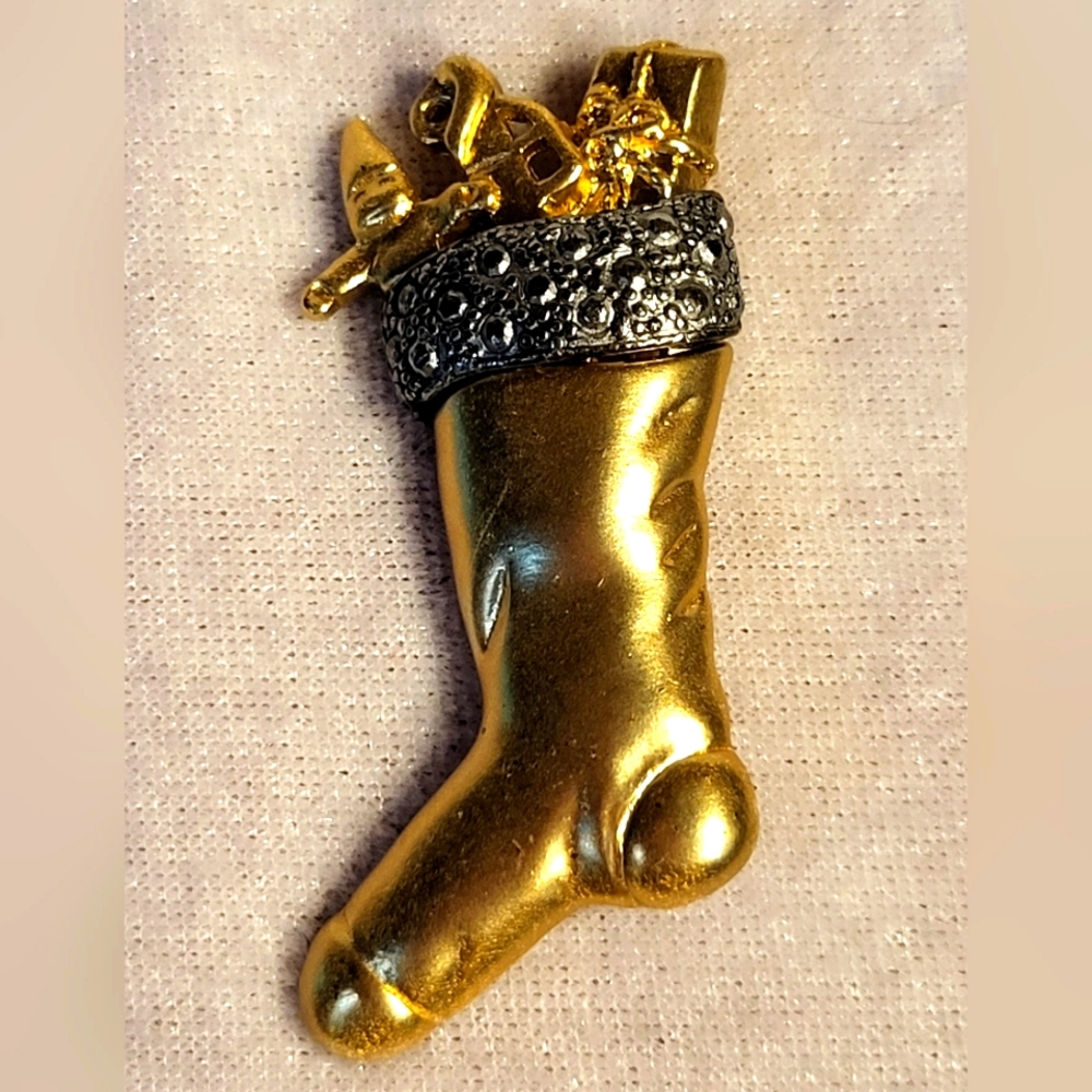 Vintage 90s Christmas Darlene Stocking Goldtone Fashion Jewelry Brooch / Pin